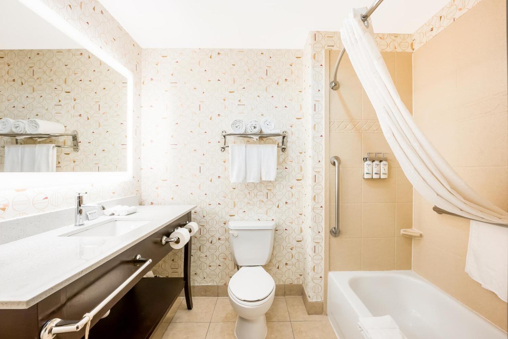 Hotel - By Ihg