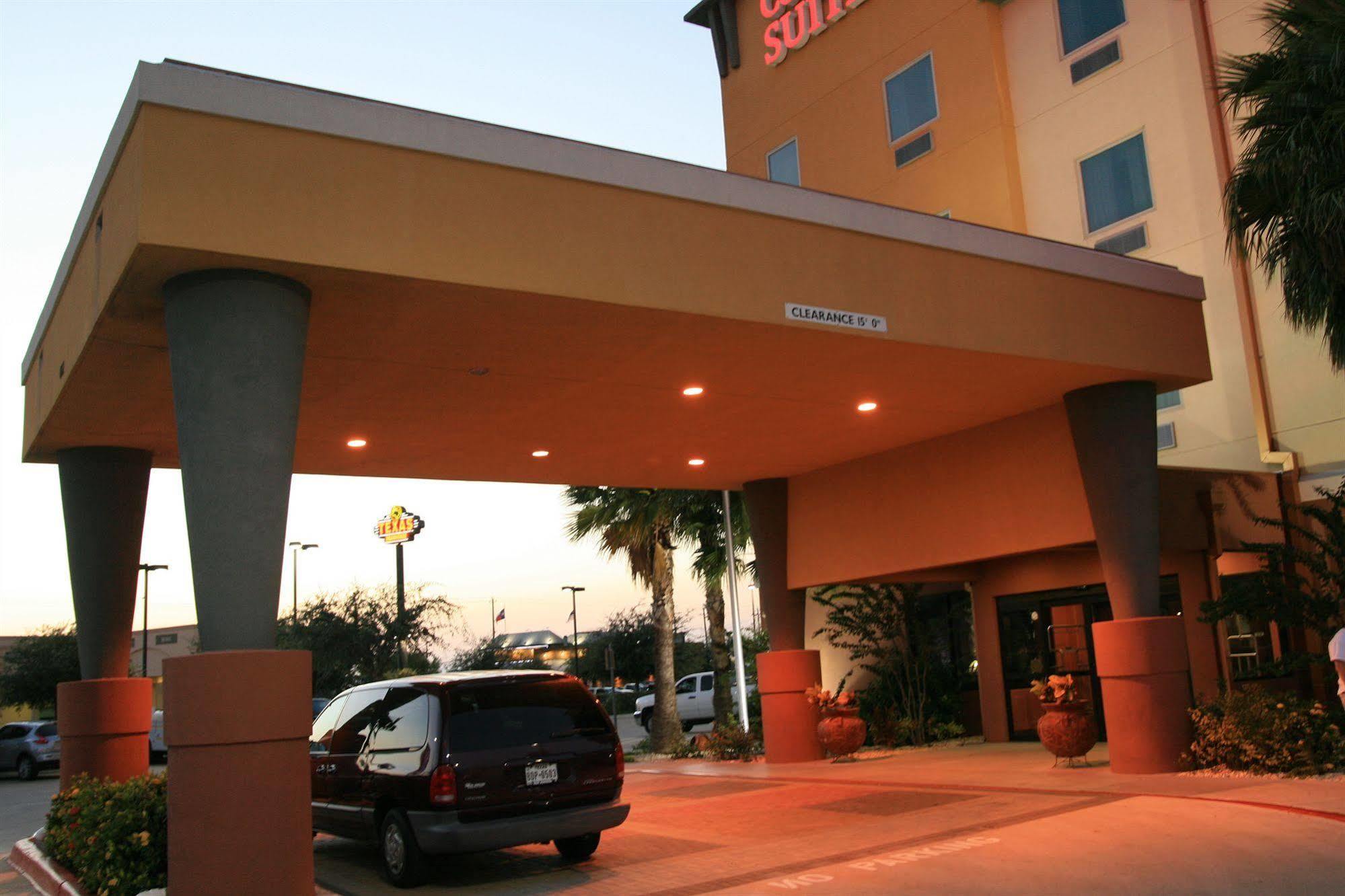 Hotel - By Ihg